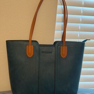 MontanaWest Leather Tote /shoulder bag Leather blue/Green size medium NWOT